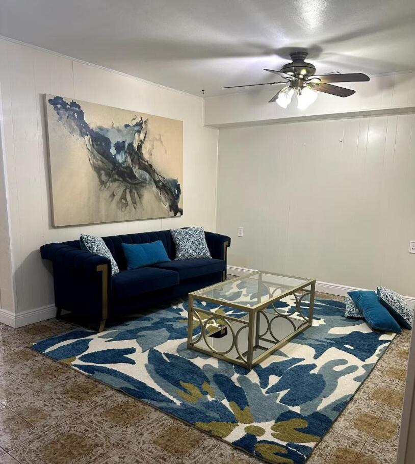 Queen Quarter Shared Female B5 Apartment Miami